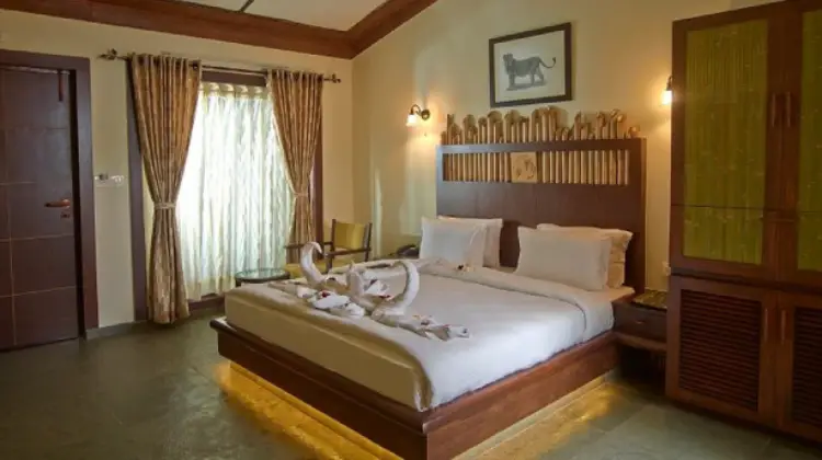 Asiatic lion lodge (room-2)