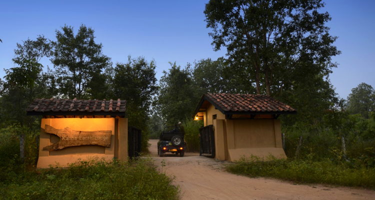 kanha-earth-lodge-entrance