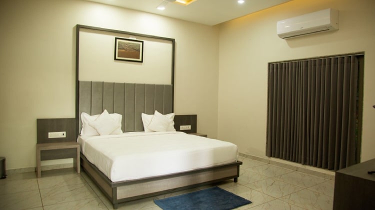 rudra-resort-room